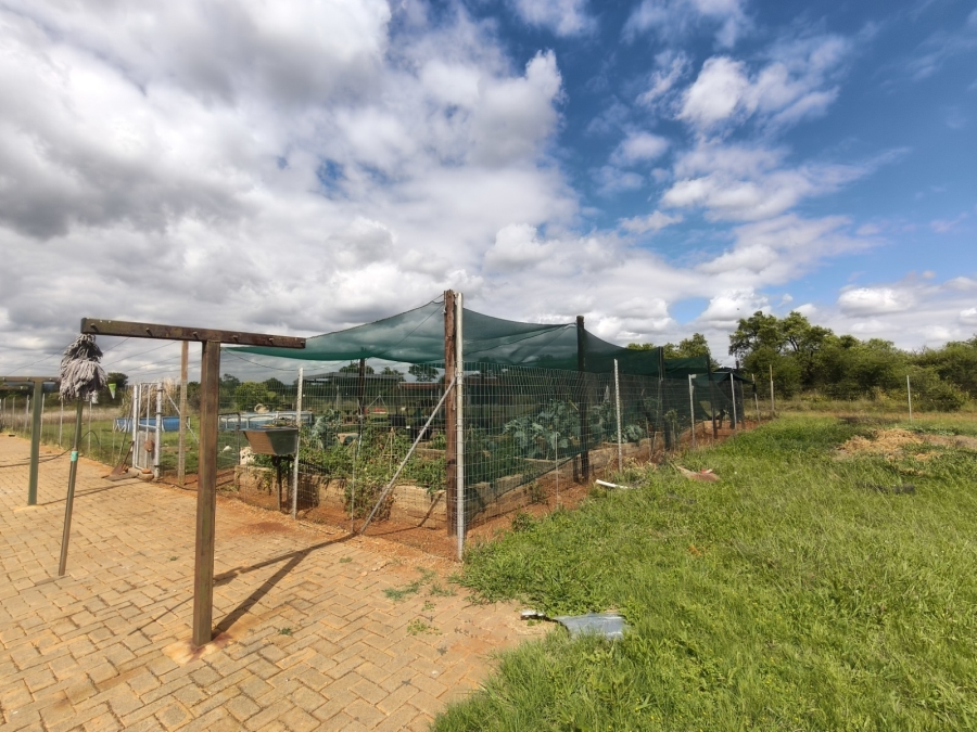 5 Bedroom Property for Sale in Rustenburg Rural North West